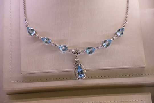 可可托海海蓝宝石
