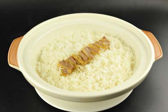 石锅香米饭