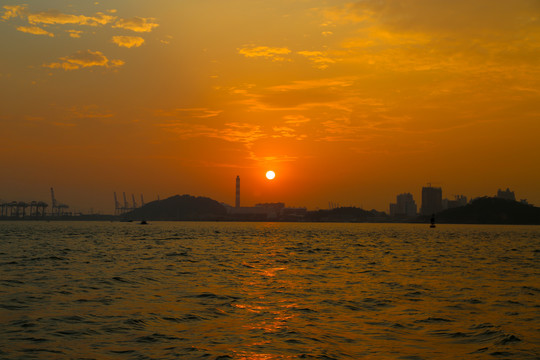 海上落日