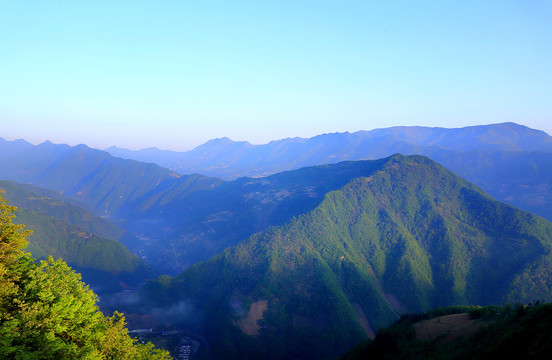 向坝风光BA