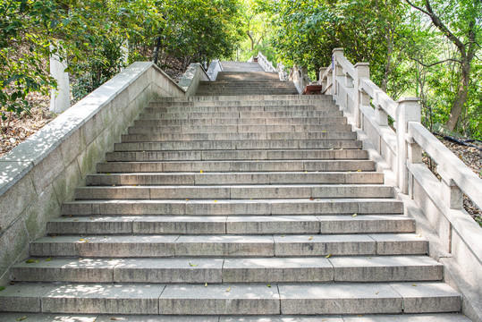 登山坡道