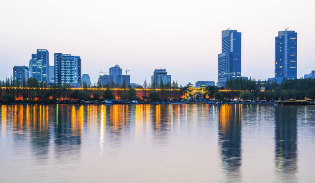 玄武湖夜景