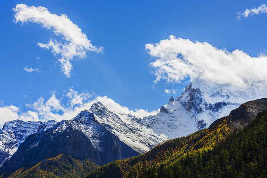 稻城亚丁雪山