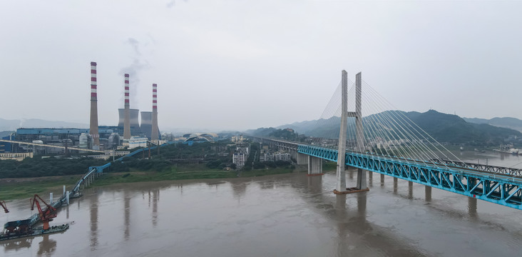 重庆江津的高铁大桥和电厂