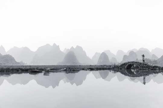 黑白桂林山水