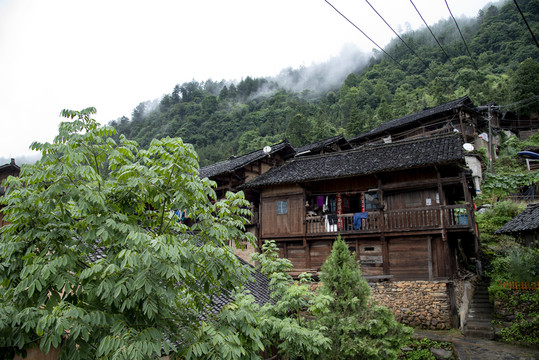 高山村寨