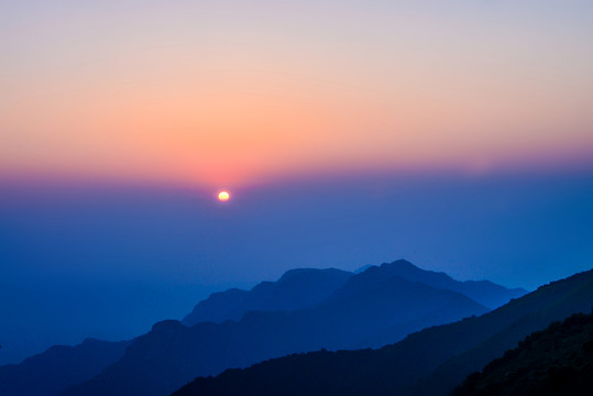 高山夕阳