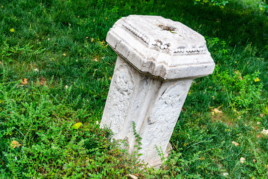 圆明园公园石雕刻