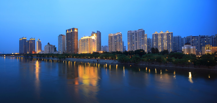 哈尔滨松花江夜景