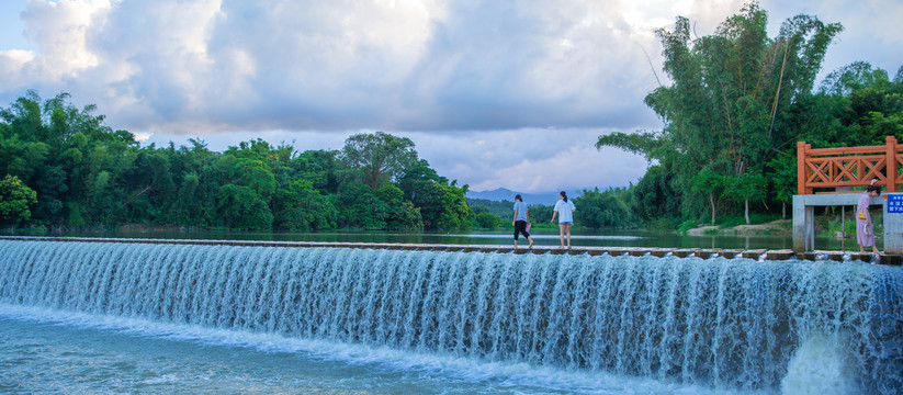 水坝