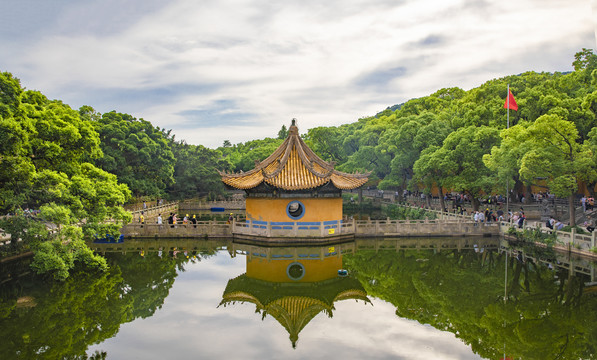 舟山普济寺海印池