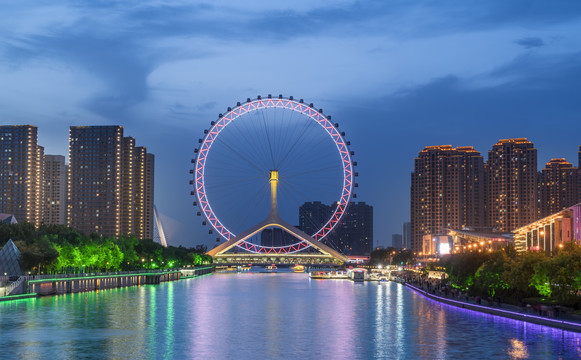 天津海河摩天轮夜色