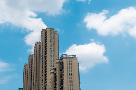 城市高楼的天空