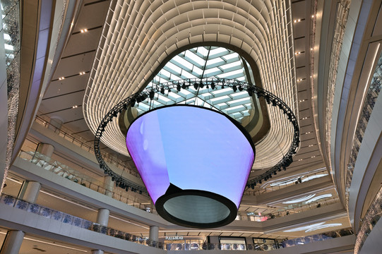 购物中心巨型LED显示屏