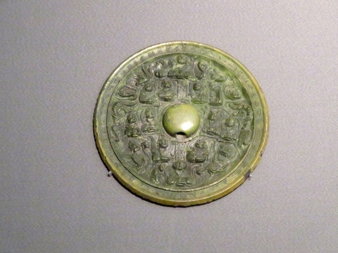 三國重列式神獸紋銅鏡