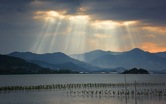 海上霞光