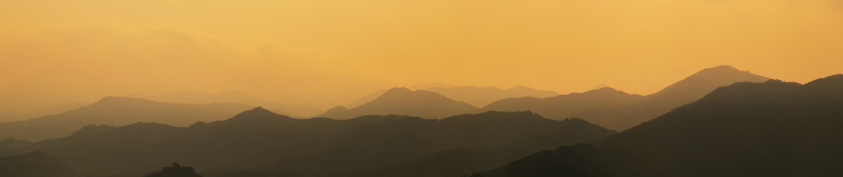 水墨群山