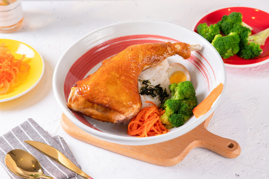 燒雞腿飯