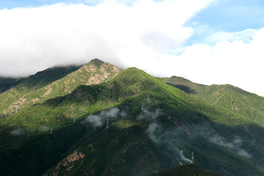 雅鲁藏布江大峡谷高山云雾