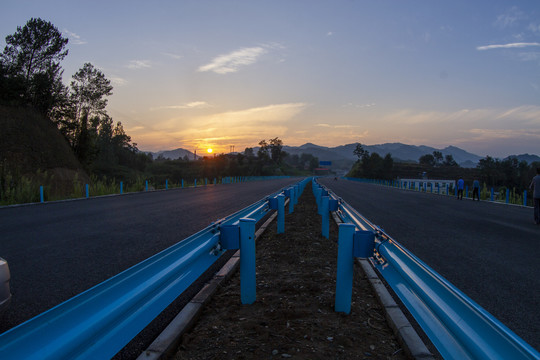 中峰日出A