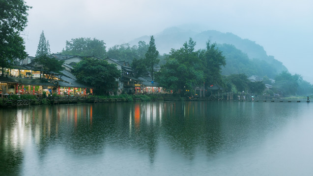 柳江烟雨