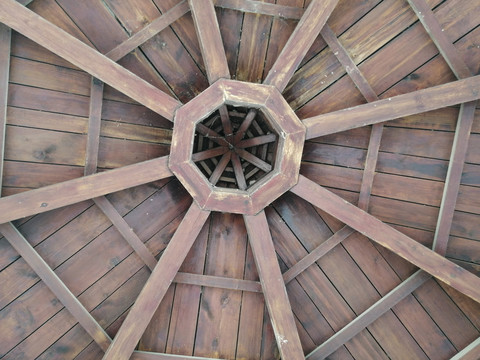木结构仿古建筑房梁