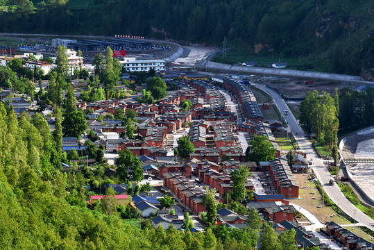 大凉山精准扶贫易地搬迁集中安置