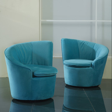 蓝色现代风格布艺扶手椅