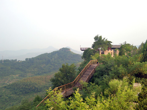 纪王崮山中观景台