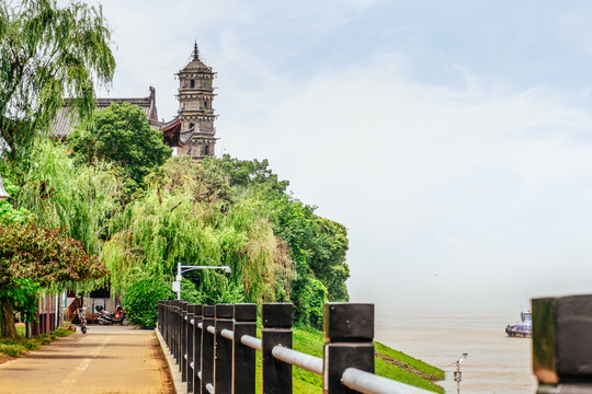 江边风景