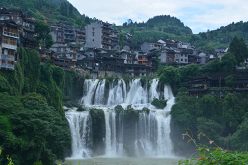 芙蓉镇瀑布风景