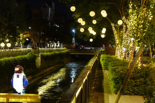 台湾街头夜景