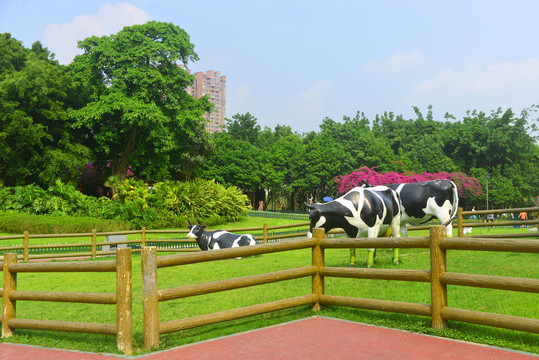 成都龙泉驿奶牛广场标志性雕塑