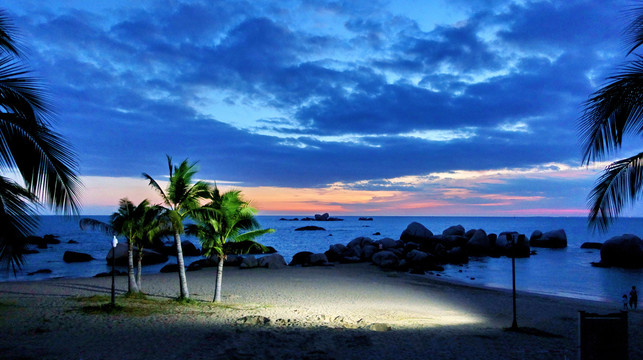 天涯海角海滩夜景