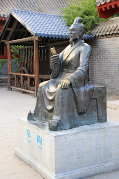 陶皋狱神庙雕像