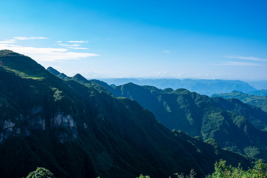 青山悬崖