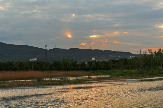 中国山西太原晋阳湖公园夕照