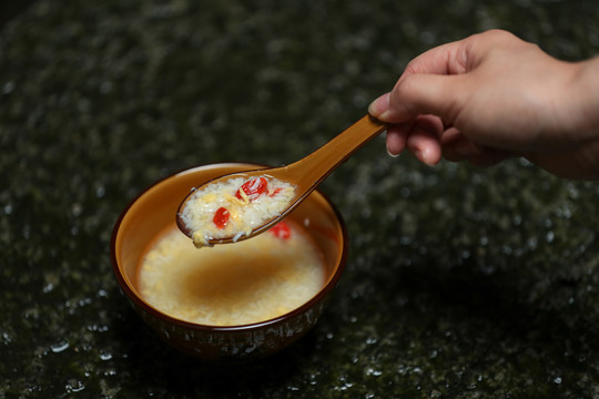 甜酒酿冲蛋特写