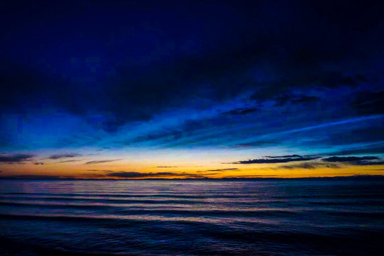 青海湖日出