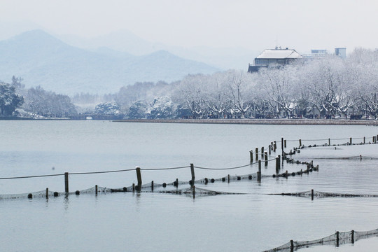 雪西湖