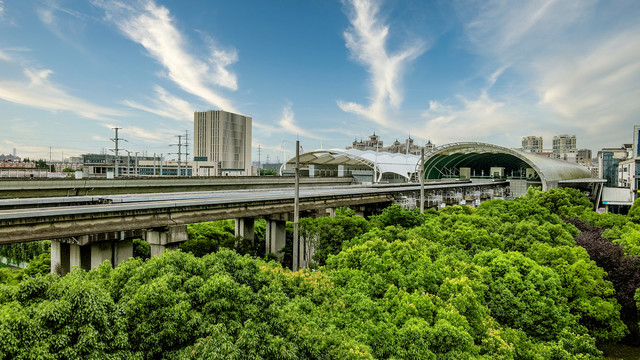 龙阳路地铁站