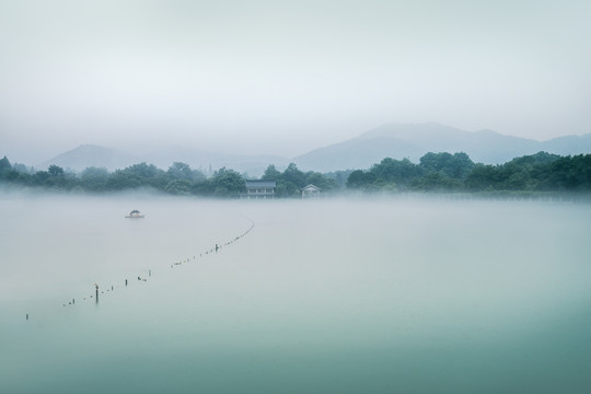 杭州西湖风光烟雨西湖