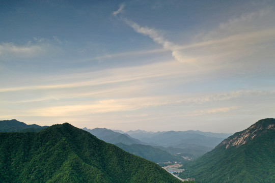 高山蓝天白云日出夕阳