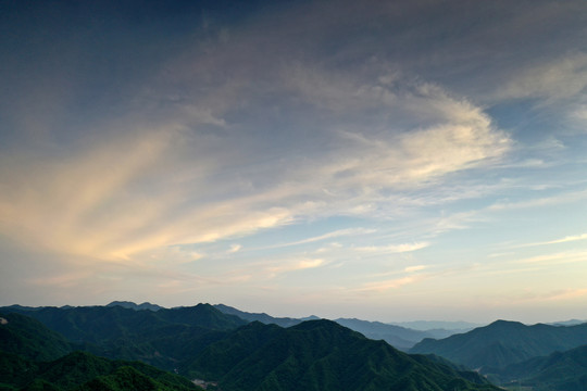 高山蓝天白云日出夕阳