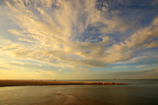 大海沙滩夕阳