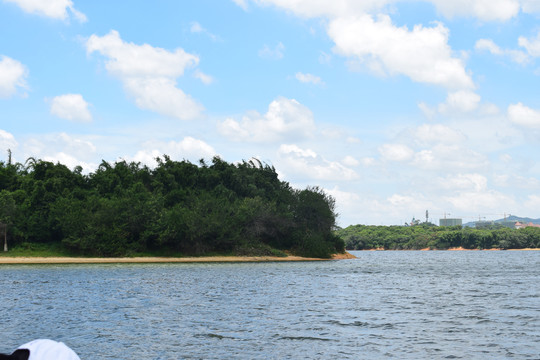 松山湖湖面景色