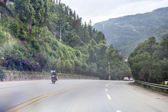 道路