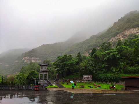 雨后的青山