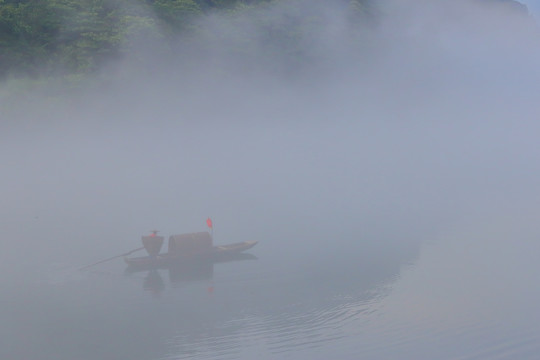 迷雾小东江