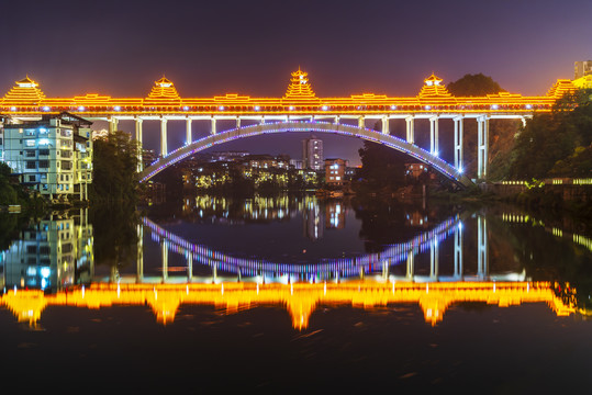 广西三江风雨桥夜景